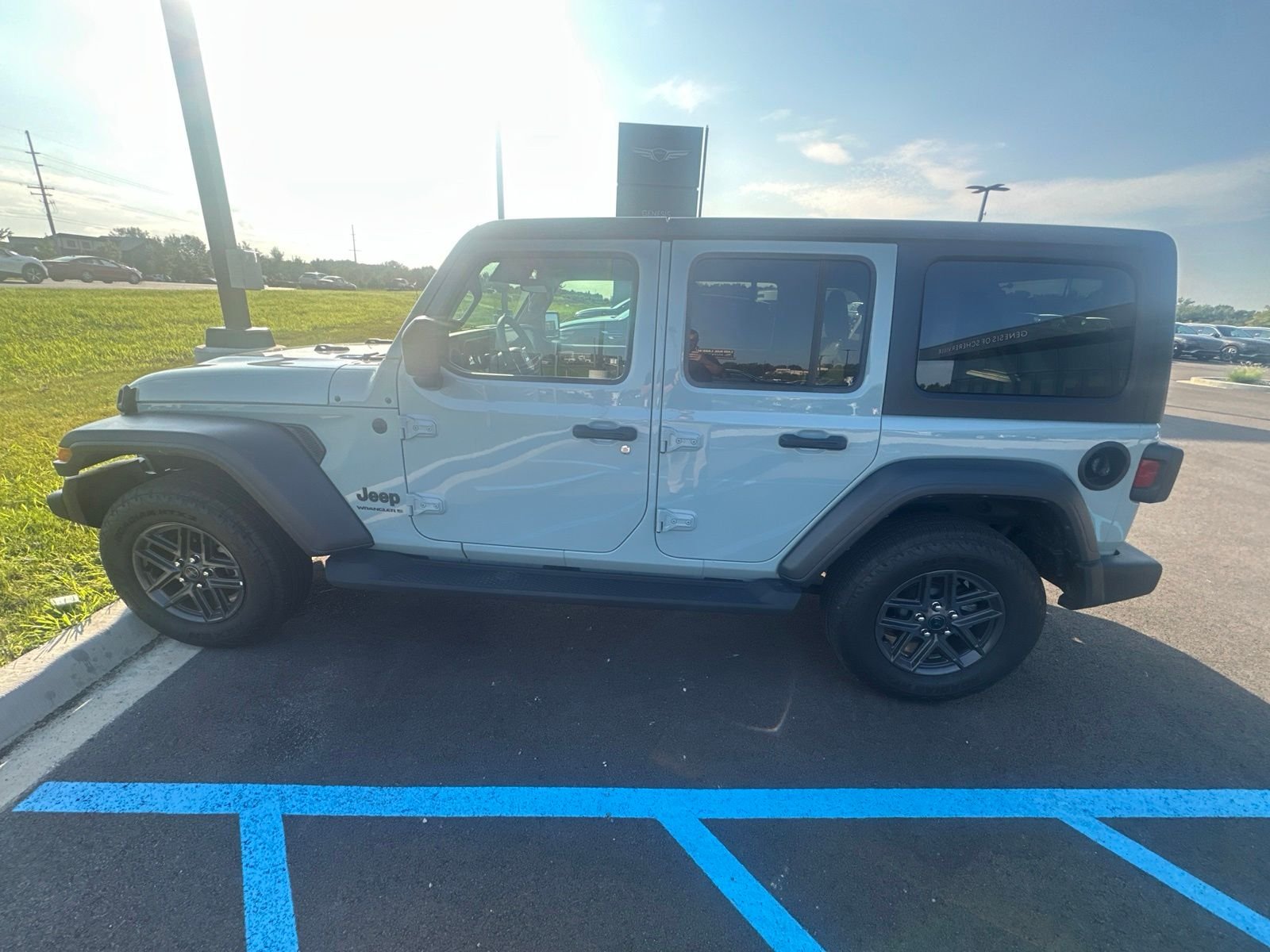 jeep wrangler 4-door 2024 1C4PJXDG5RW264515 image jeep wrangler 4-door 2024 1C4PJXDG5RW264515 image